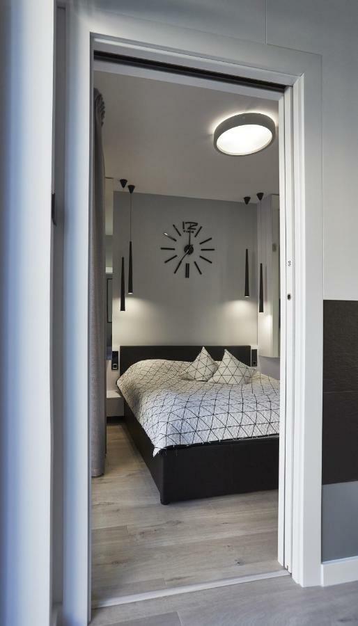 Apartament Baltica Z Ogrodkiem - W Ustronnym Miejscu Tuz Przy Plazy Rogowo  Exteriör bild
