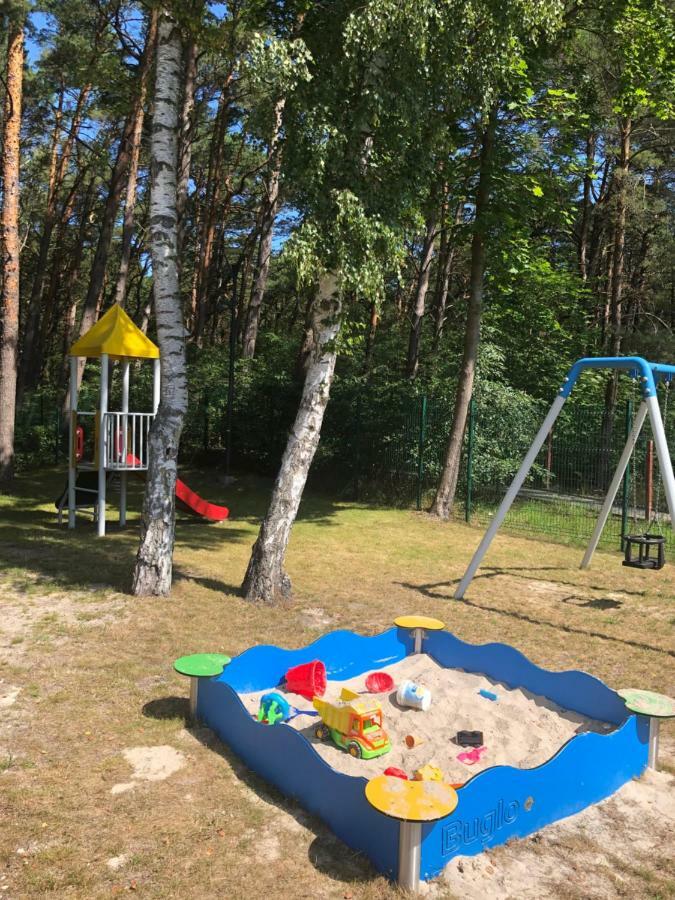 Apartament Baltica Z Ogrodkiem - W Ustronnym Miejscu Tuz Przy Plazy Rogowo  Exteriör bild