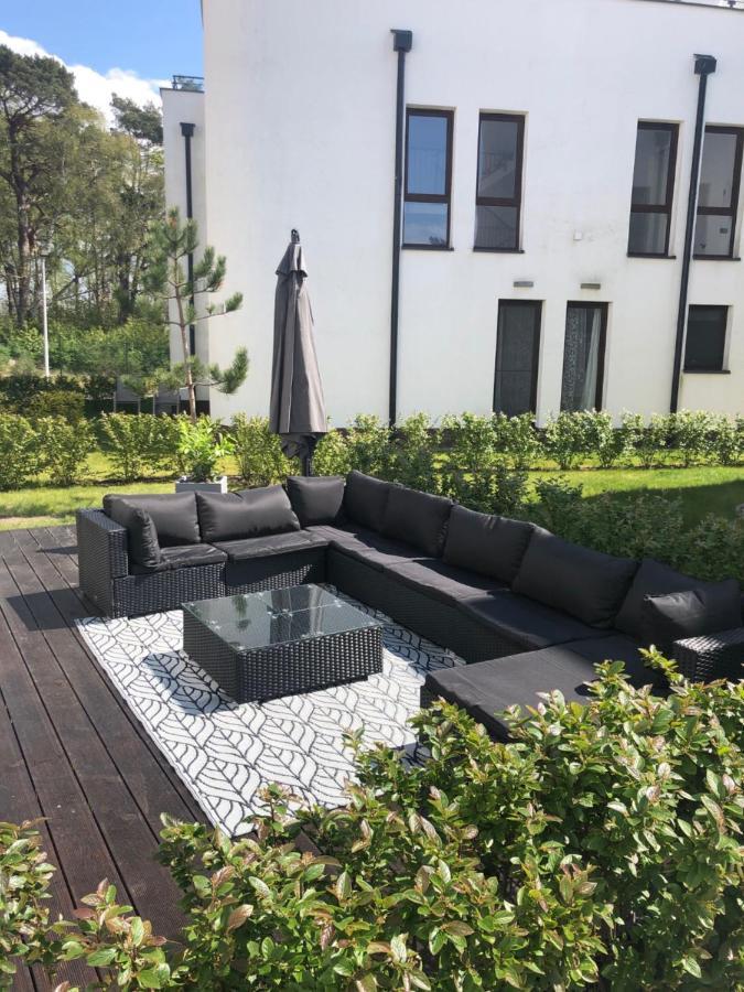 Apartament Baltica Z Ogrodkiem - W Ustronnym Miejscu Tuz Przy Plazy Rogowo  Exteriör bild